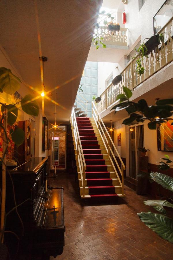 Hotel Tato Tbilisi Esterno foto