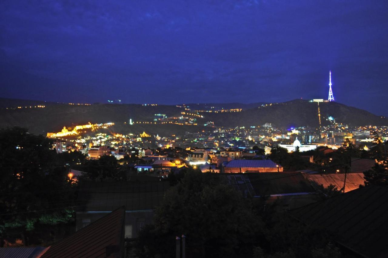 Hotel Tato Tbilisi Esterno foto